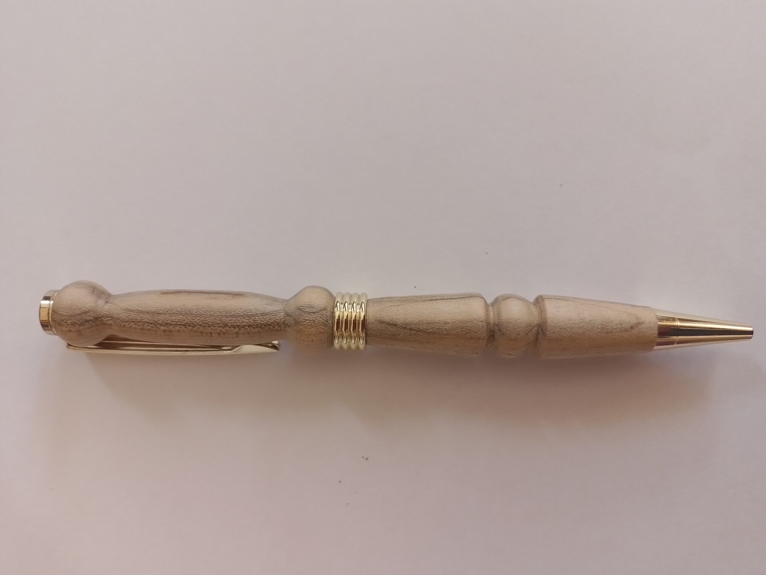 Stylo en magnolia, mécanisme plaqué or