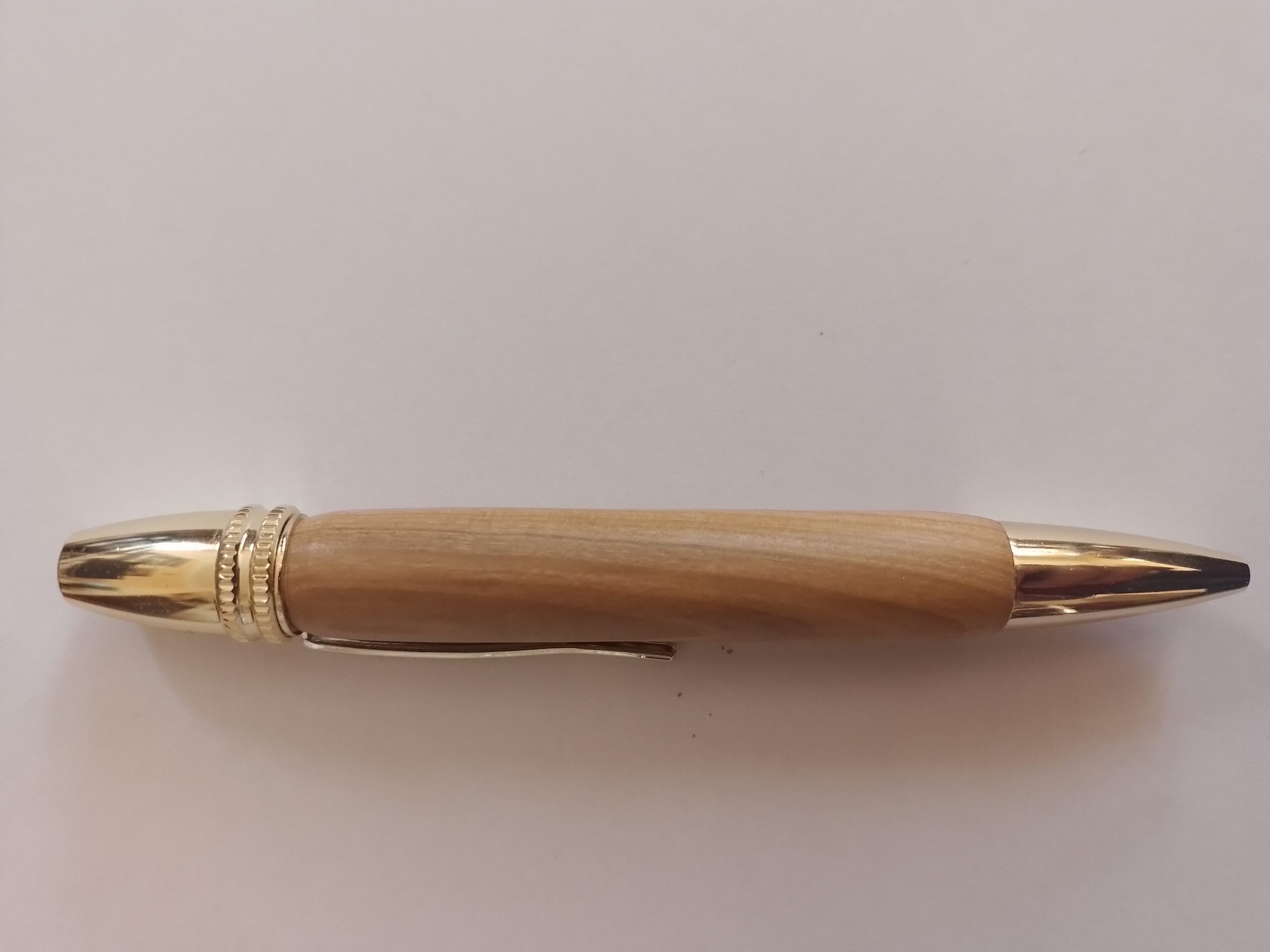 Stylo en merisier, mécanisme plaqué or